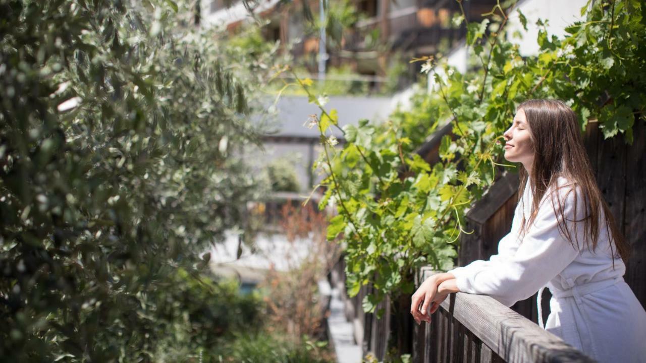 Biohotel Theiner'S Garten Lana Eksteriør bilde
