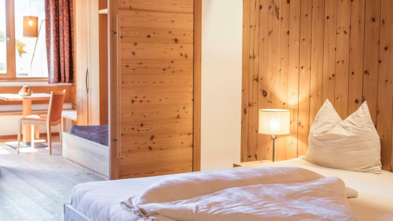 Biohotel Theiner'S Garten Lana Eksteriør bilde